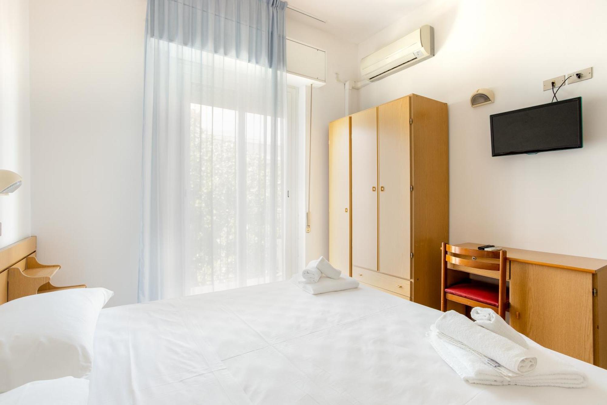 Hotel Katina Римини Экстерьер фото