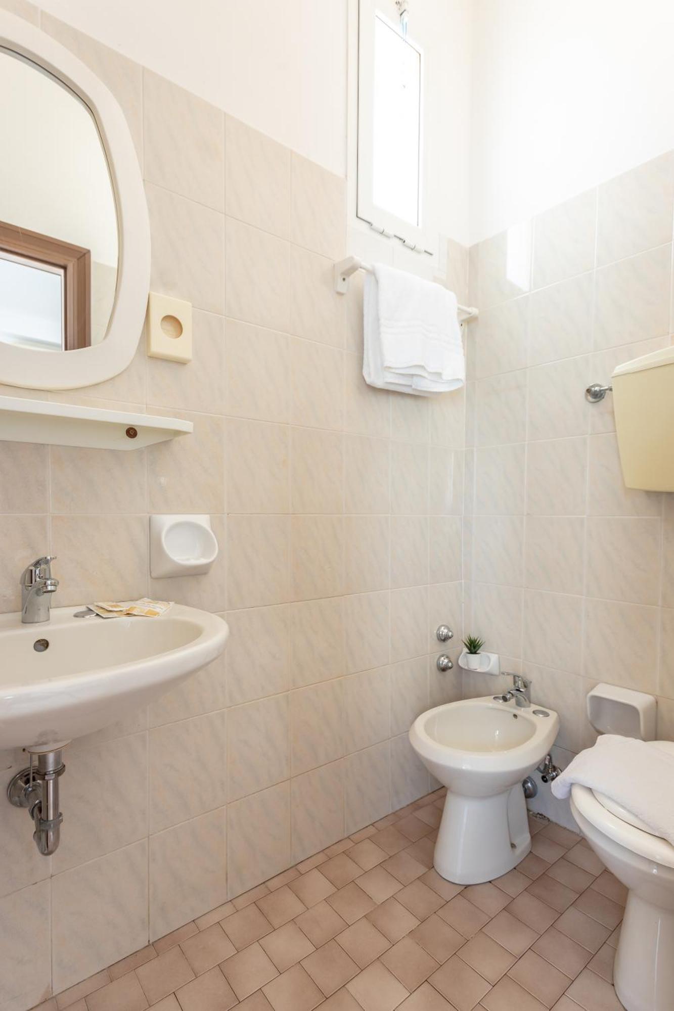 Hotel Katina Римини Экстерьер фото