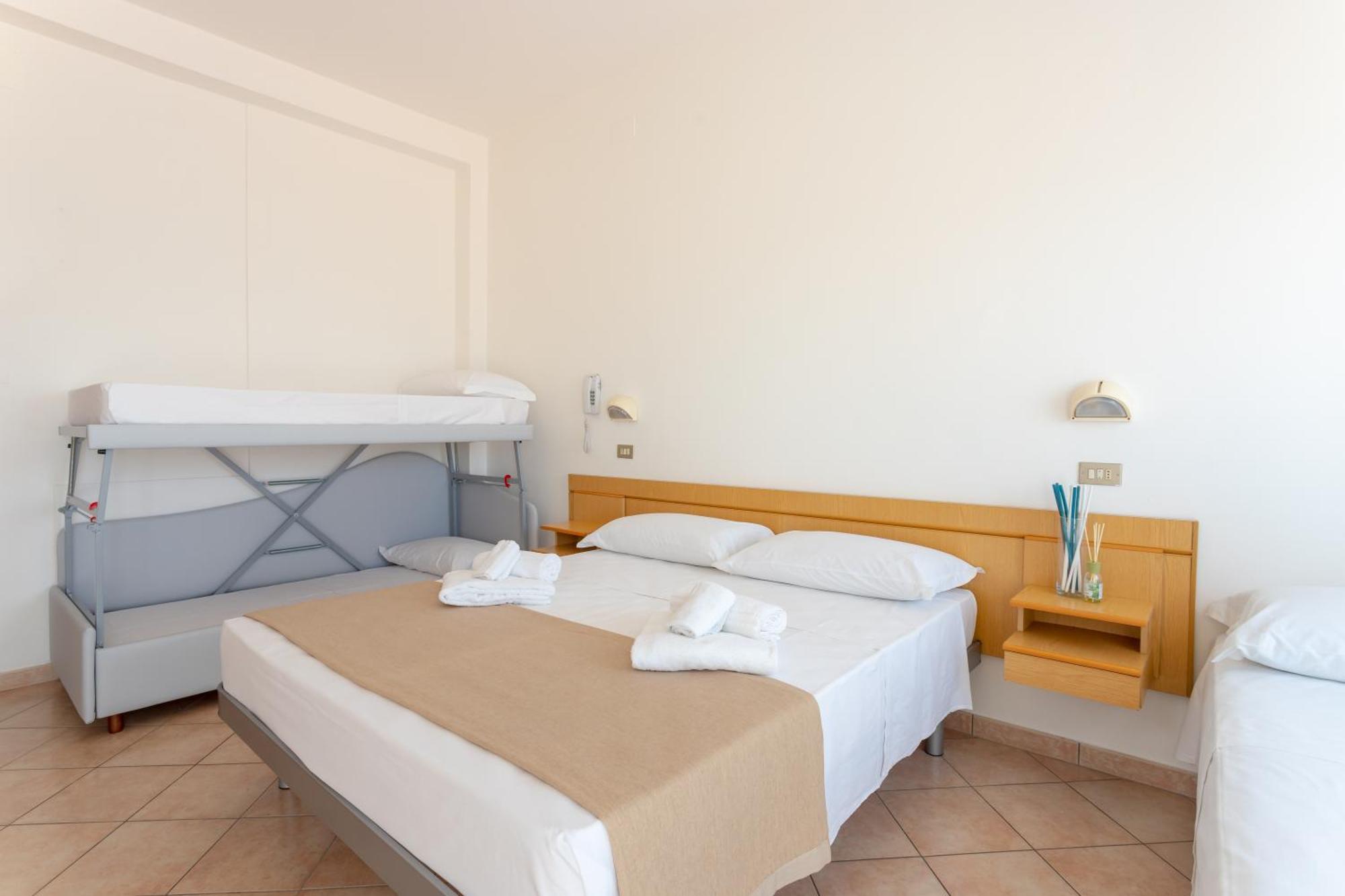 Hotel Katina Римини Экстерьер фото