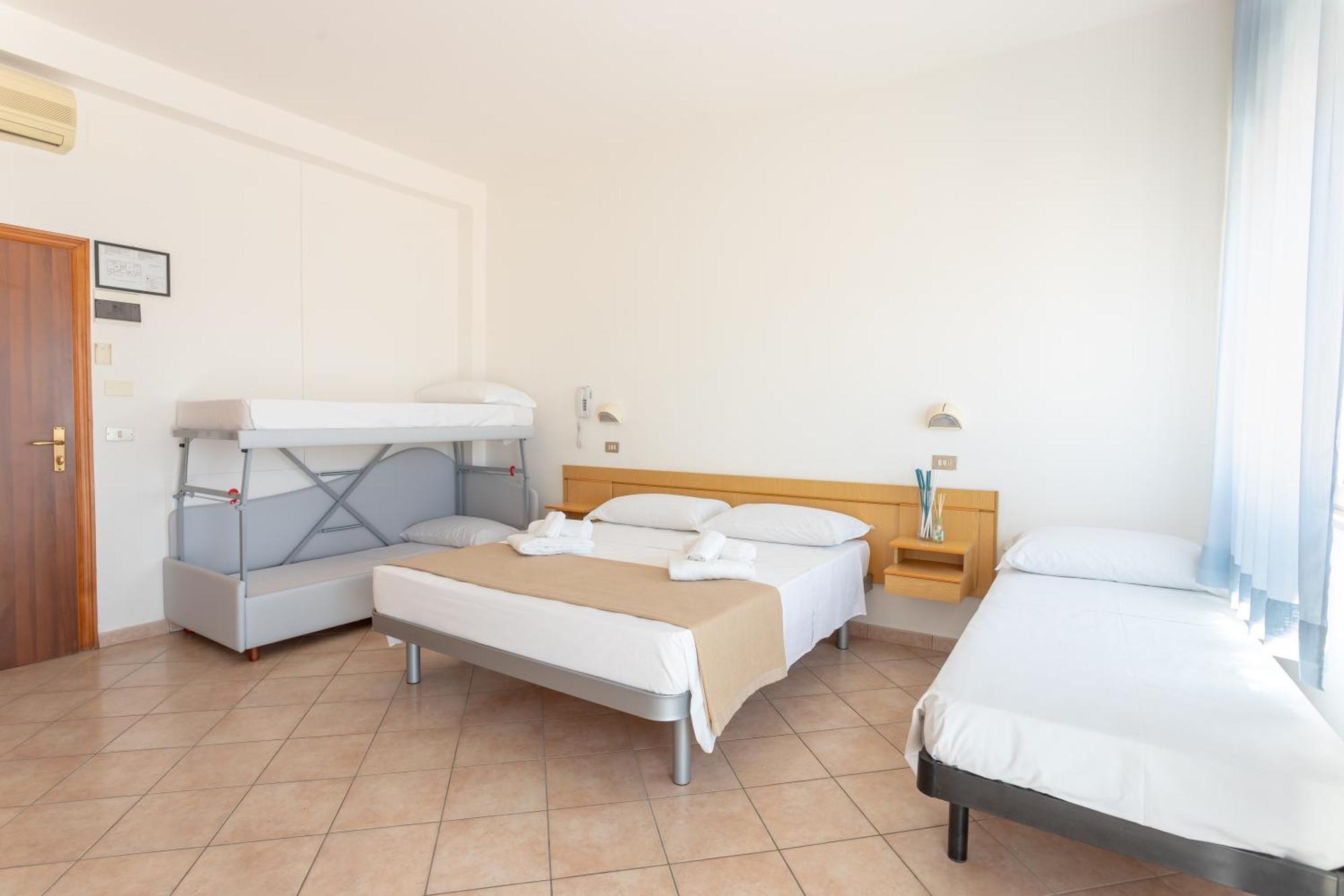 Hotel Katina Римини Экстерьер фото