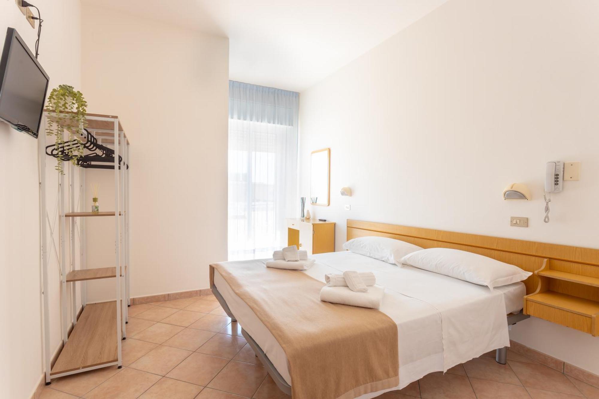 Hotel Katina Римини Экстерьер фото