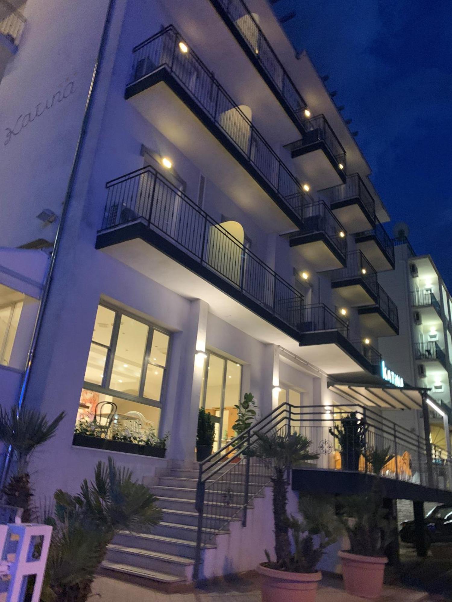 Hotel Katina Римини Экстерьер фото